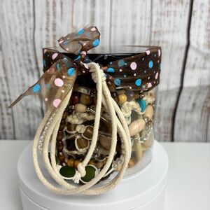 Mystery Treasure 12 oz Jar - Lot 0263